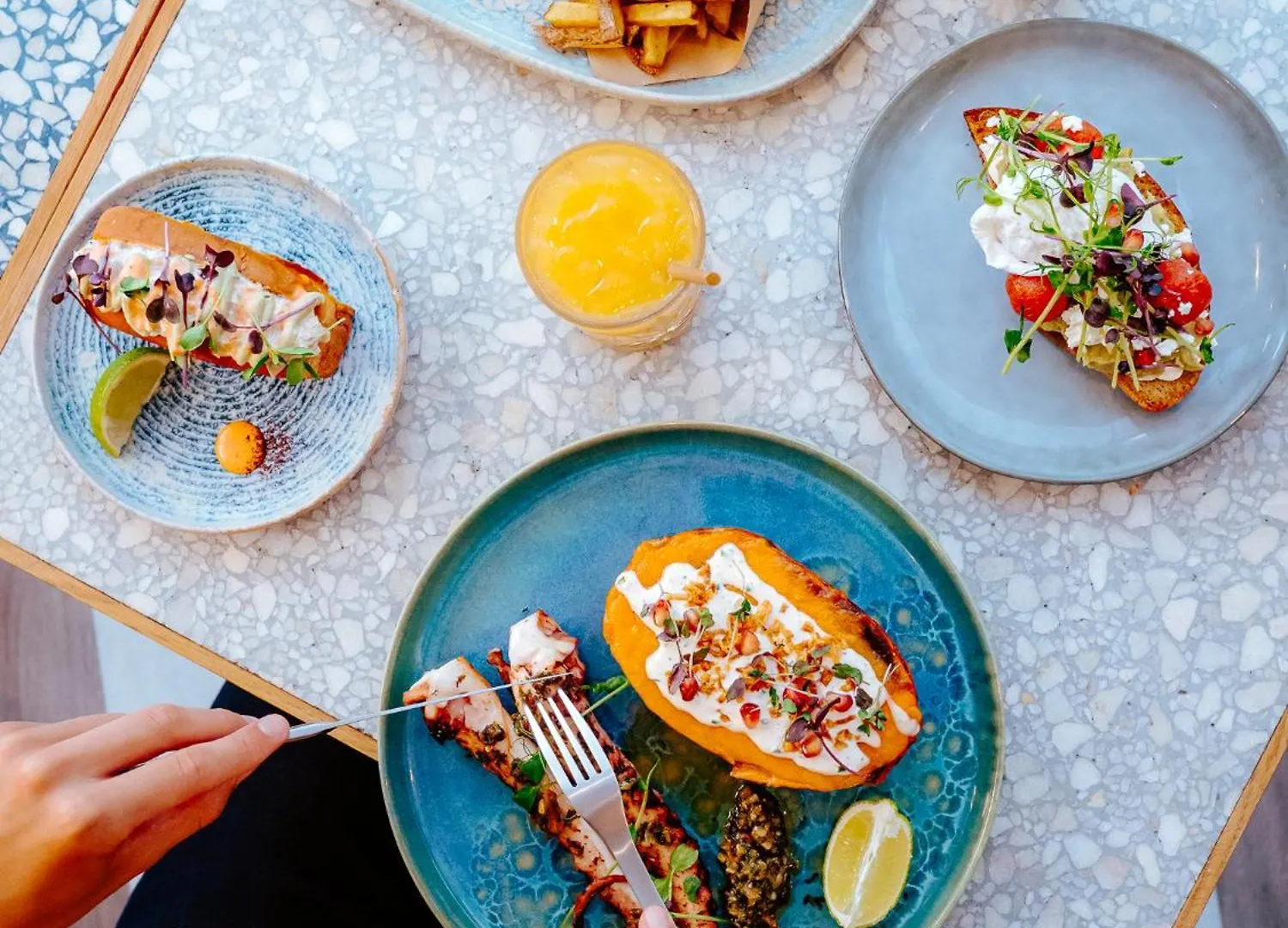 Hotel Chromatics & Restaurant Hill Club By Happyculture Λυών