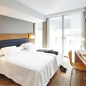 Century 3*, Barcelona Španělsko