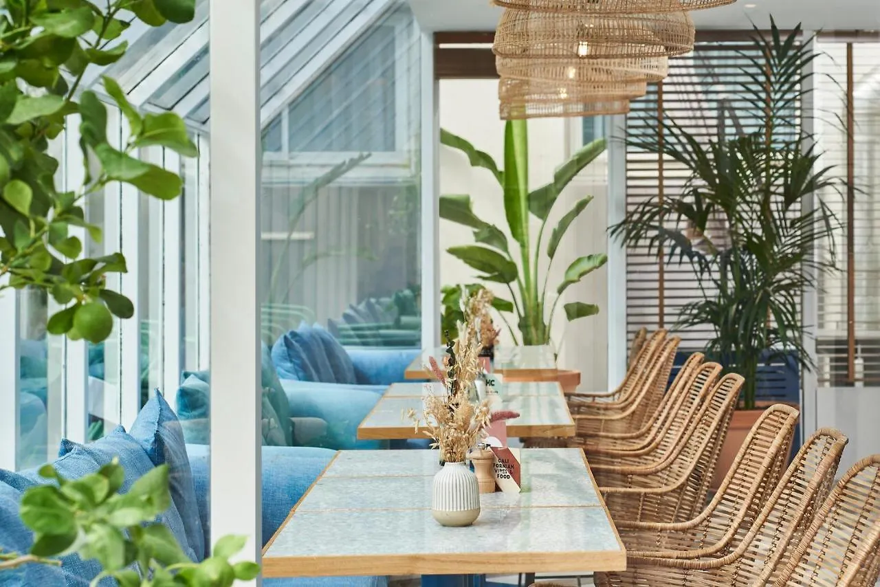 Hotel Chromatics & Restaurant Hill Club By Happyculture Lyon 3*,
