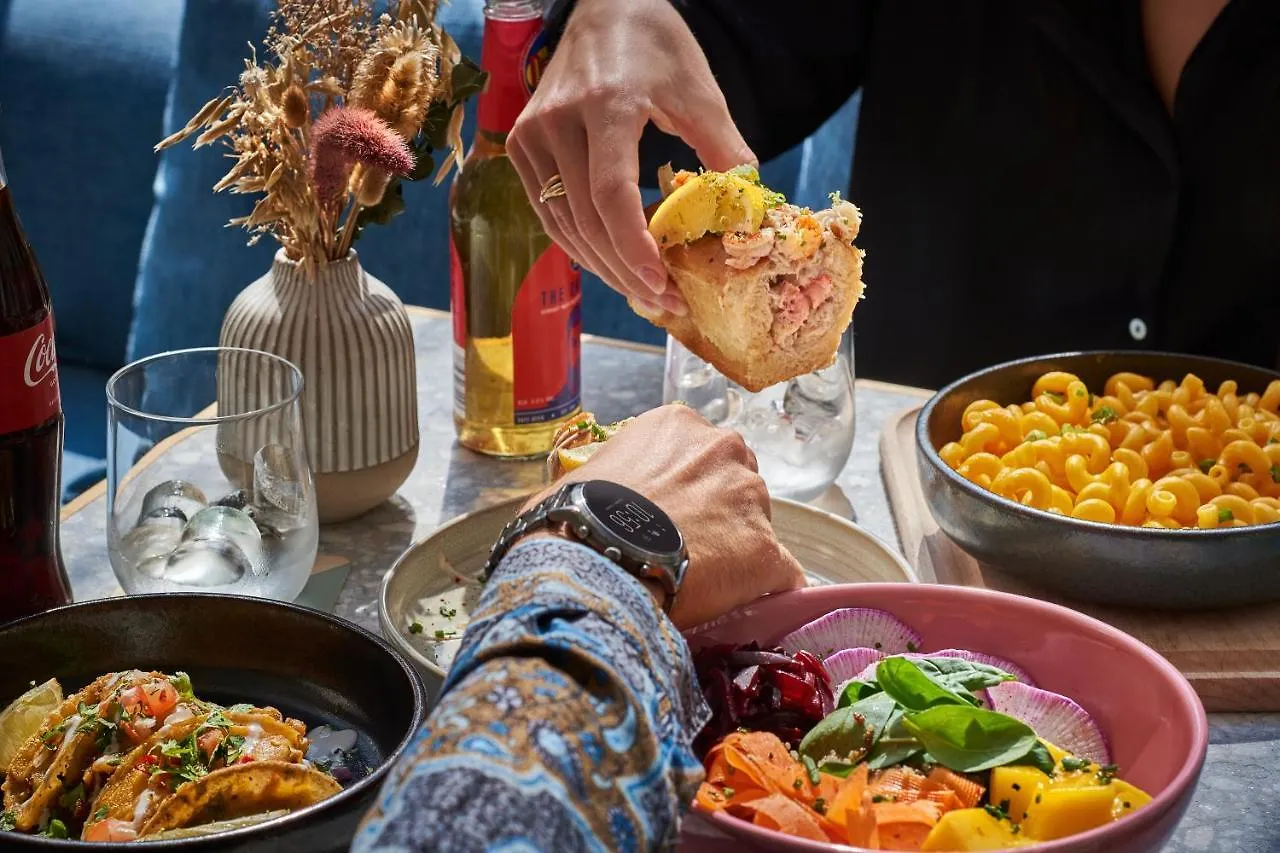 Hotel Chromatics & Restaurant Hill Club By Happyculture Lyon