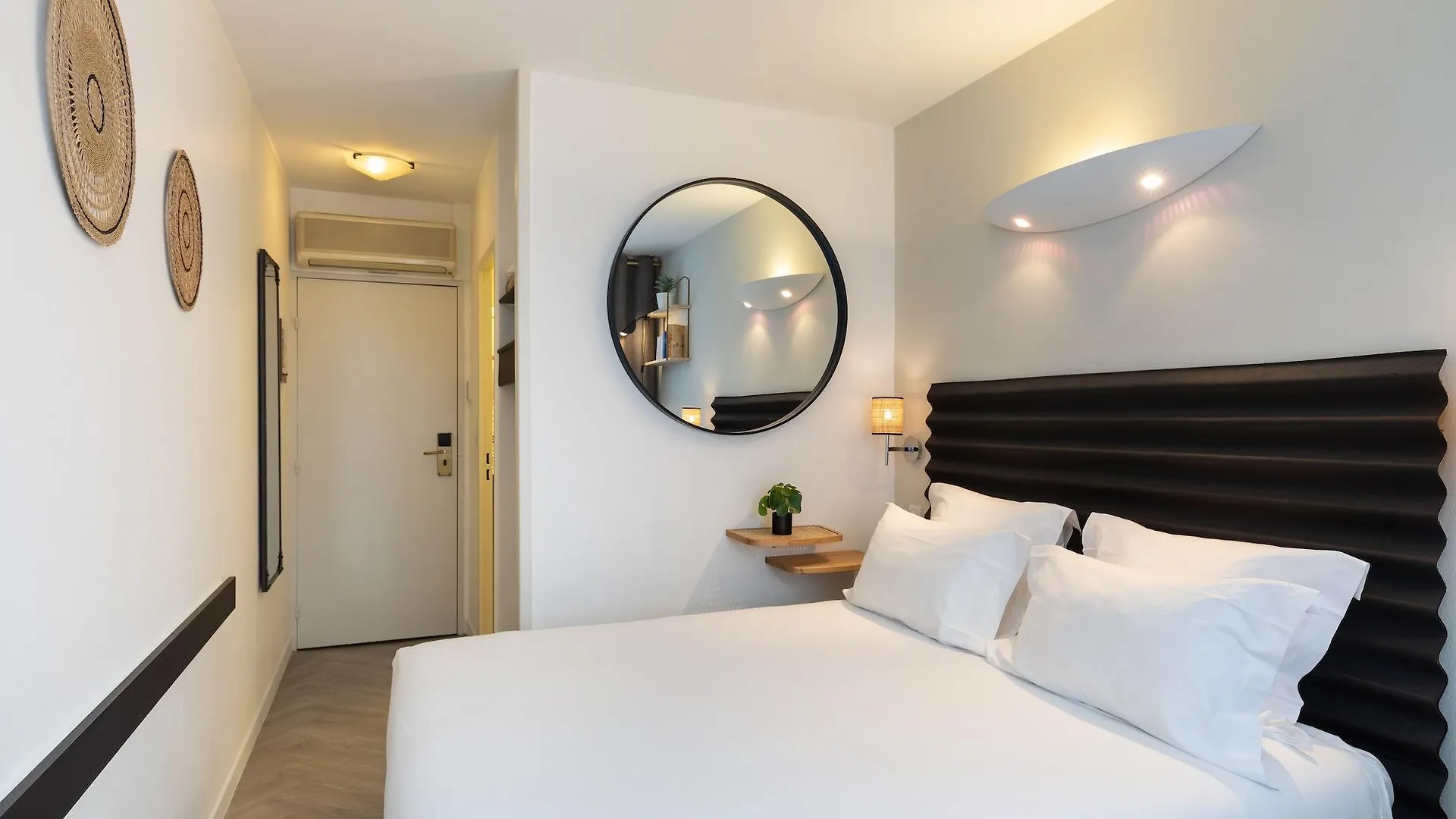 Hotel Chromatics & Restaurant Hill Club By Happyculture Lyon